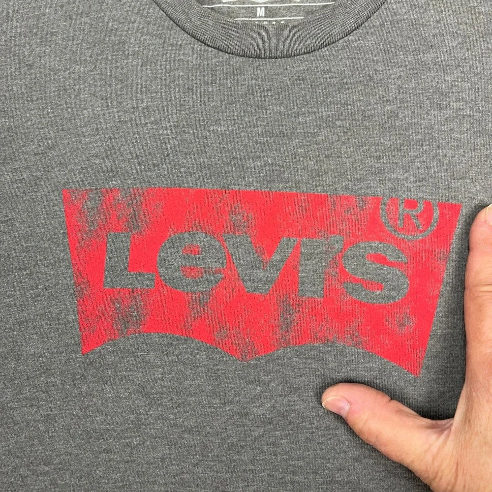 Levi's T-Shirt Mens Size Medium Gray Red Heather‎ Short Sleeve Batwing LOGO